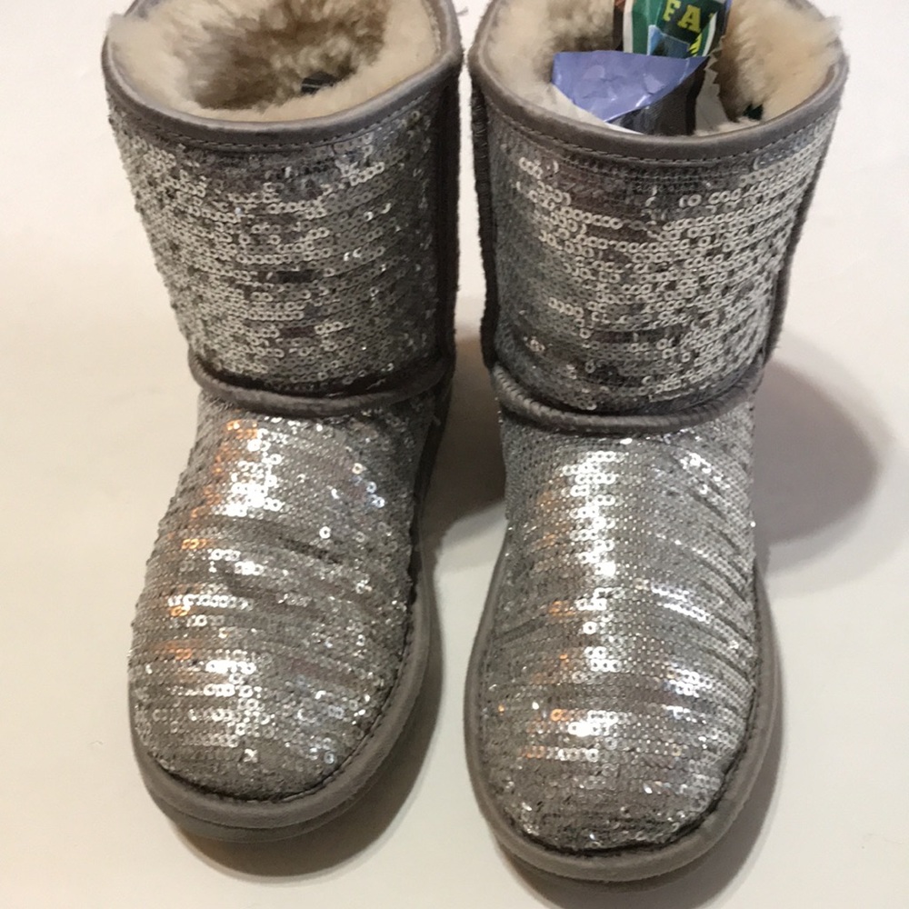 UGG Australia Classic Short Boot Silver Sequin Kid 4 Sheepskin Essential Sparkle - Picture 4 of 17